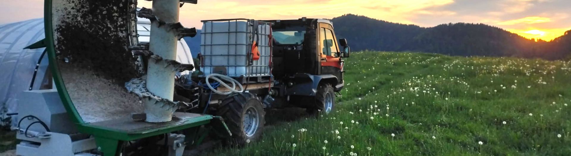 Compost turner TG 303 teaser