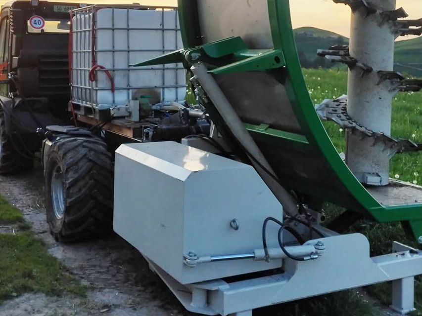 Compost turner TG 303 machine