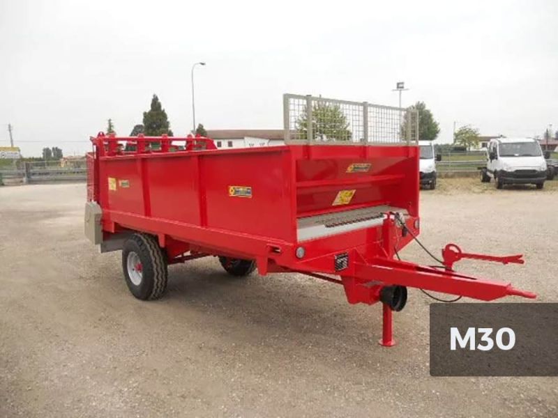 Épandeur de compost tiré gallery image 1