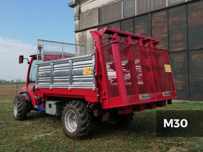 Épandeur de compost tiré gallery image 2