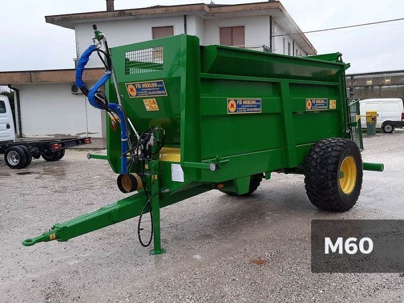 Épandeur de compost tiré gallery image 4